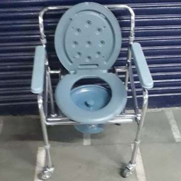 Commode Adjustable Foldable Detachable With Wheel